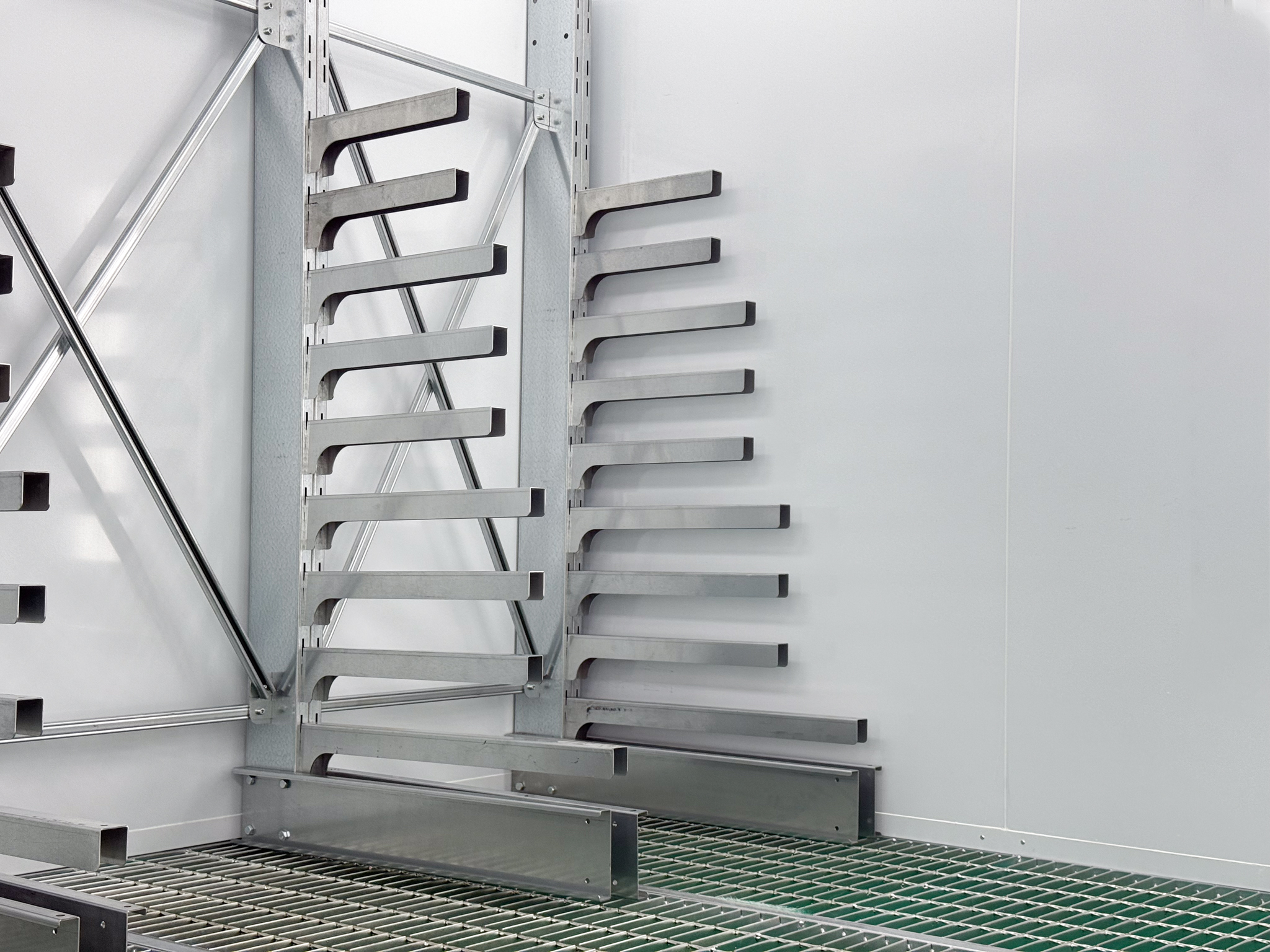 Shelving solution 14